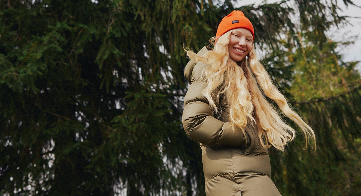 Wełna merino – co to jest? Jakie ma zastosowanie w produkcji odzieży sportowej? Jak dbać o wykonane z niej ubrania?