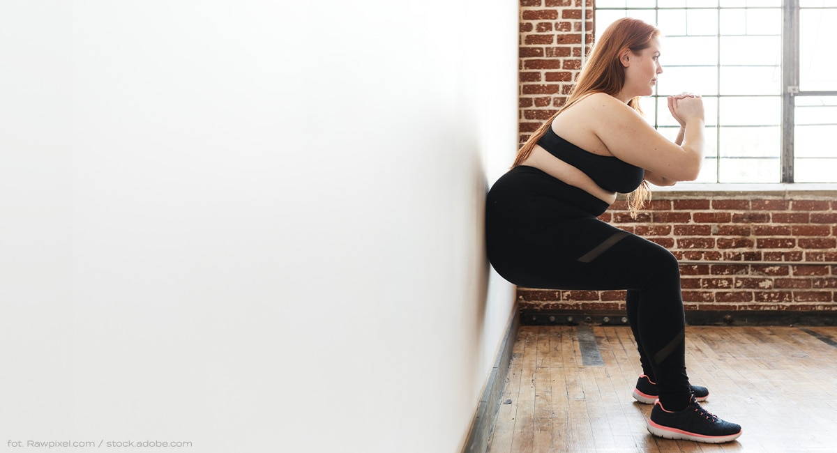 Pilates przy ścianie - jakie korzyści niosą ćwiczenia w domu?