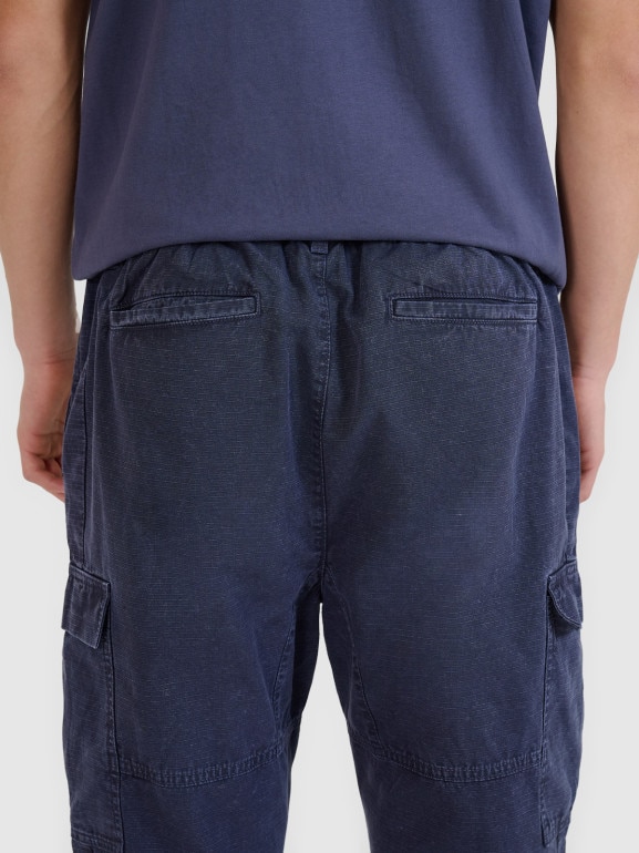 Męskie spodnie casual cargo 4F 4FRSS25TTROM1459 - granatowe