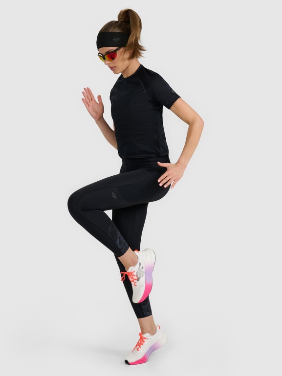 Damska koszulka do biegania 4F 4FWAW25TFTSF1502 - czarna