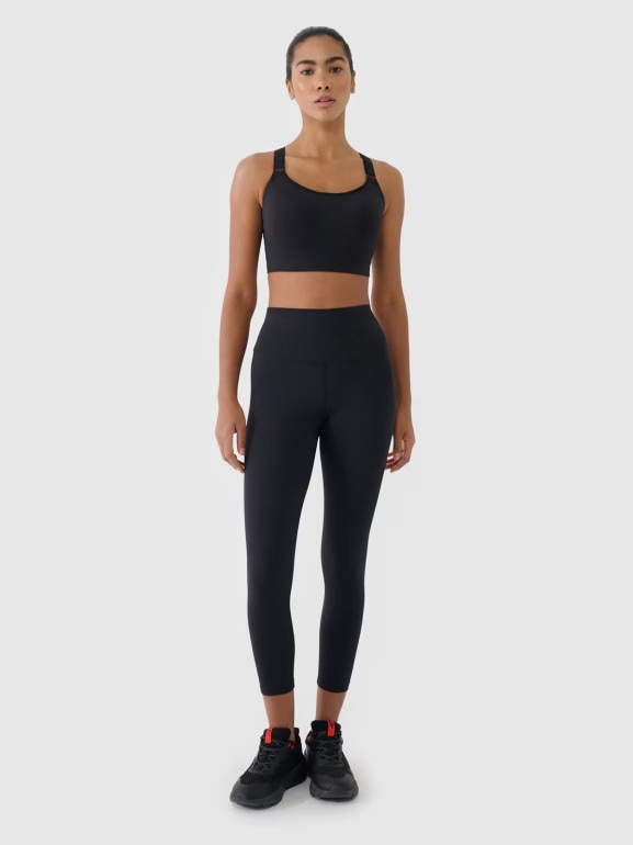 Damski biustonosz treningowy 4F 4FWMM00USBAF216 - czarny