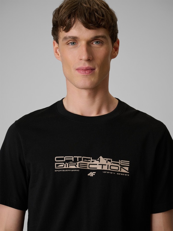 Męski t-shirt z nadrukiem 4F 4FWSS26TTSHM2824 - czarny