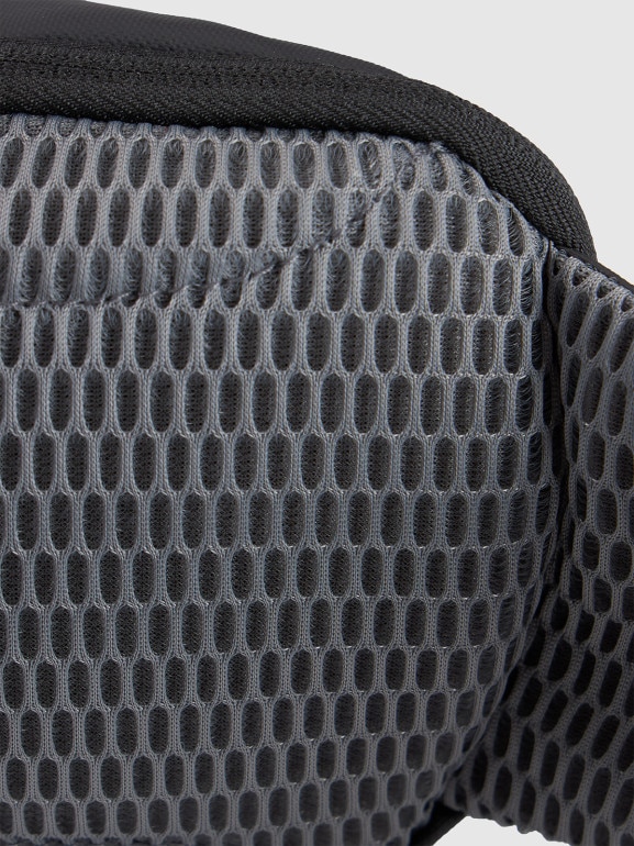 Czarna nerka 4F 4FRAW25AWAIU155 - czarna