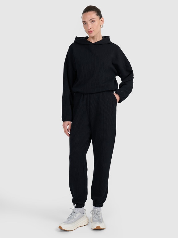 Damska bluza dresowa nierozpinana z kapturem 4F 4FWAW25TSWSF1847 - czarna