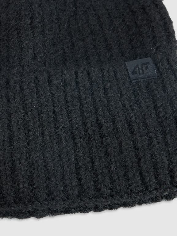 Damska czapka beanie zimowa 4F 4FRAW25ACAPF0729 - czarna