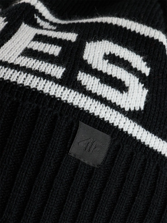 Damska czapka zimowa 4F 4FRAW25ACAPF0727 - czarna