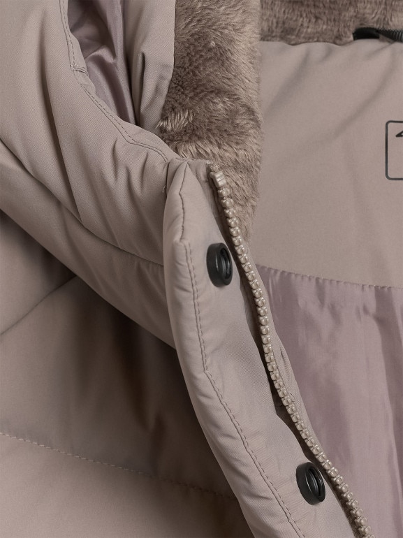 Damska kurtka puchowa pikowana 4F 4FRAW25TDJAF0813 - beżowa