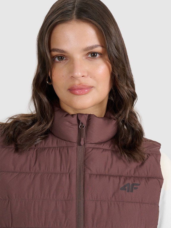 Damski bezrękawnik puchowy pikowany 4F 4FWAW25TVJAF218 - brązowy