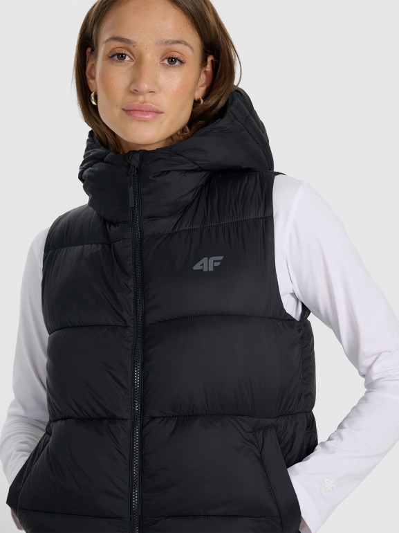 Damski bezrękawnik puchowy pikowany z kapturem 4F 4FRAW25TVJAF326 - czarny