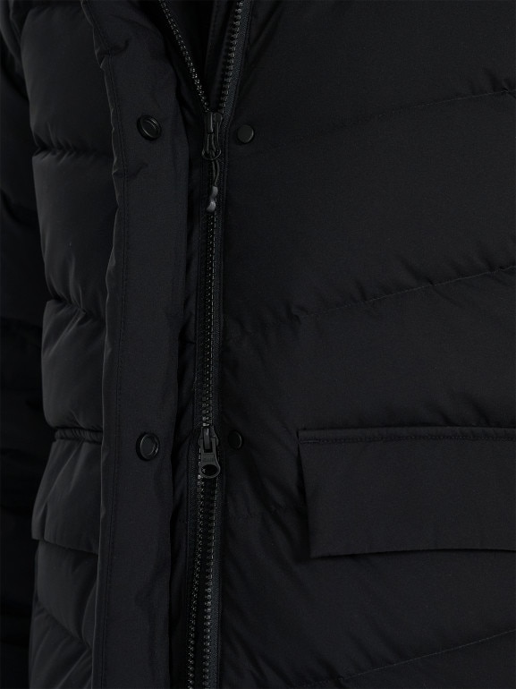 Damski płaszcz puchowy z naturalnym wypełnieniem 4F 4FRAW25TDJAF0812 - czarny