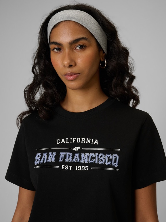 Damski t-shirt boxy z nadrukiem 4F 4FWSS26TTSHF2739 - czarny