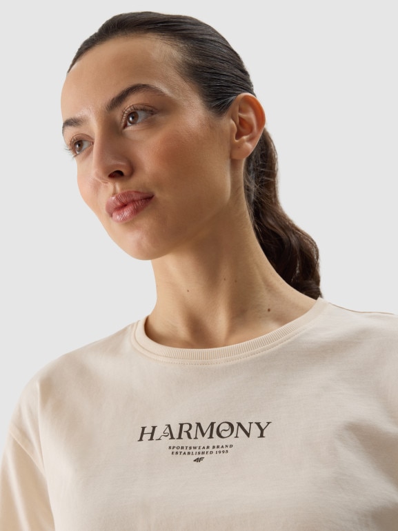 Damski t-shirt crop top 4F 4FWSS24TTSHF1357 - beżowy