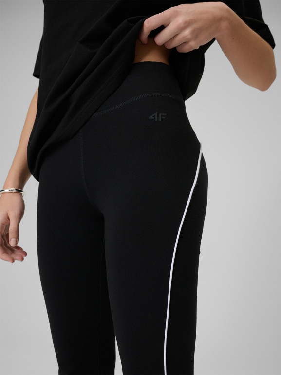 Damskie legginsy z rozszerzanymi nogawkami 4F 4FWSS26TTIGF260 - czarne