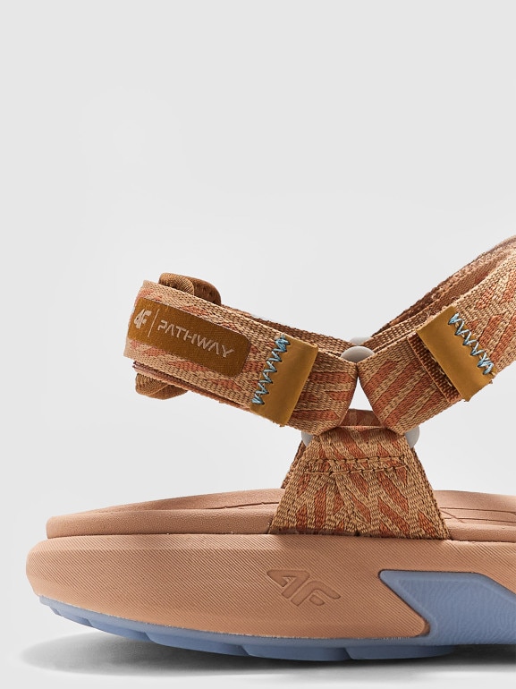Damskie sandały 4F PATHWAY 4FRSS24FSANF049 - beżowe
