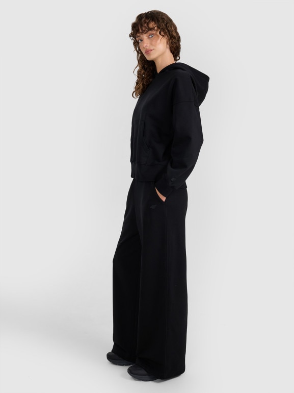 Damskie spodnie dresowe 4F 4FWAW25TTROF1204 - czarne