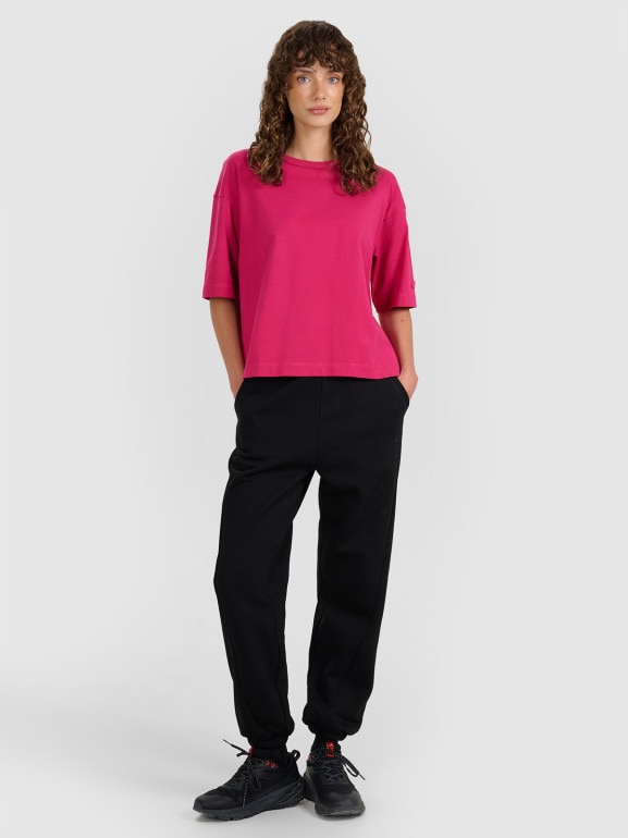 Damskie spodnie dresowe joggery 4F 4FWAW25TTROF1205 - czarne