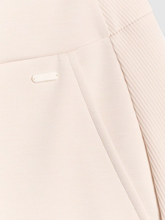 Damskie spodnie dresowe joggery 4F 4FWSS26TTROF1410 - beżowe