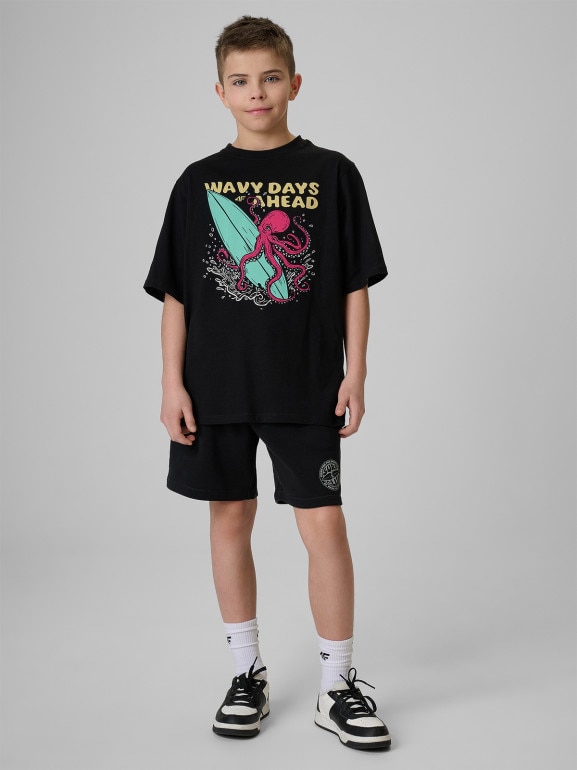Chłopięcy t-shirt z nadrukiem 4F 4FJRSS26TTSHM3904 - czarny