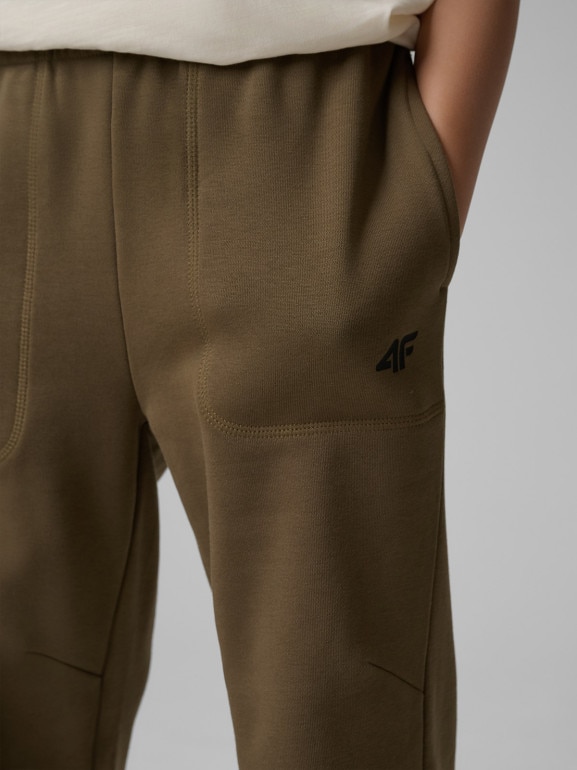 Chłopięce spodnie dresowe joggery 4F 4FJWSS26TTROM1437 - khaki