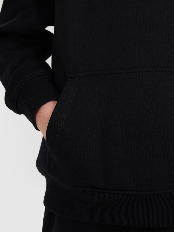 Chłopięca bluza dresowa nierozpinana z kapturem 4F 4FJRMM00TSWSM2482 - czarna