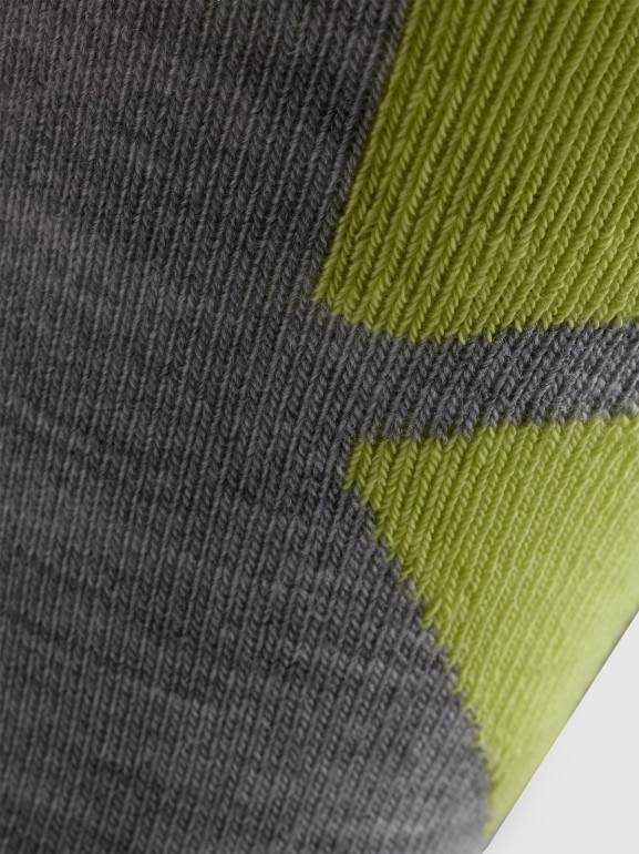 Chłopięce skarpetki narciarskie 4F 4FJWAW25UFSOM224 - szare