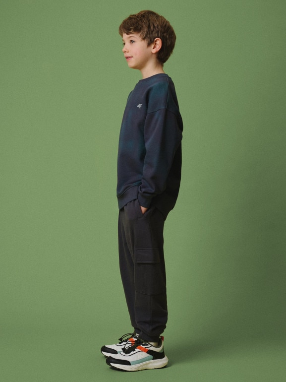 Chłopięce spodnie dresowe cargo 4F 4FJRSS26TTROM1882 - szare