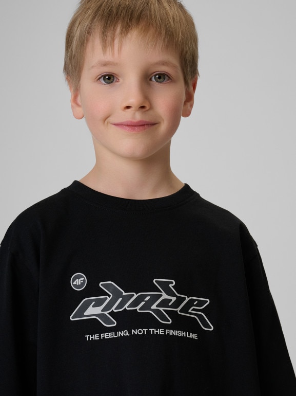 Chłopięcy t-shirt z nadrukiem 4F 4FJRSS26TTSHM3861 - czarny
