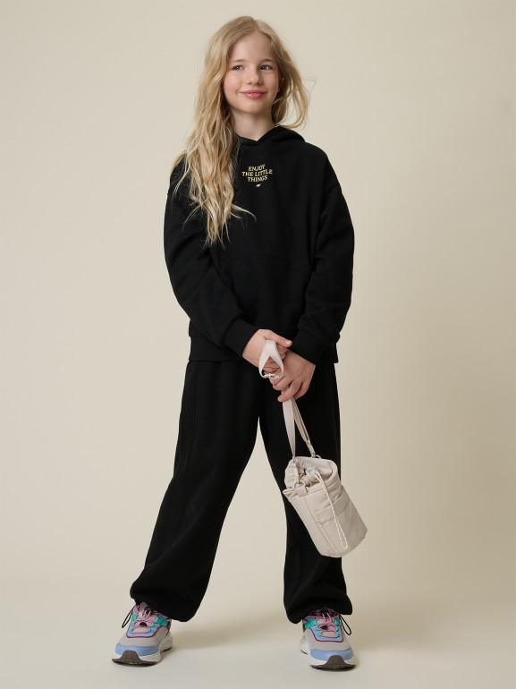 Dziewczęca bluza nierozpinana z kapturem 4F 4FJRSS26TSWSF2810 - czarna