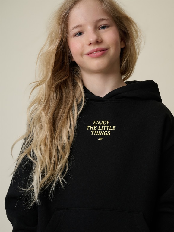 Dziewczęca bluza nierozpinana z kapturem 4F 4FJRSS26TSWSF2810 - czarna