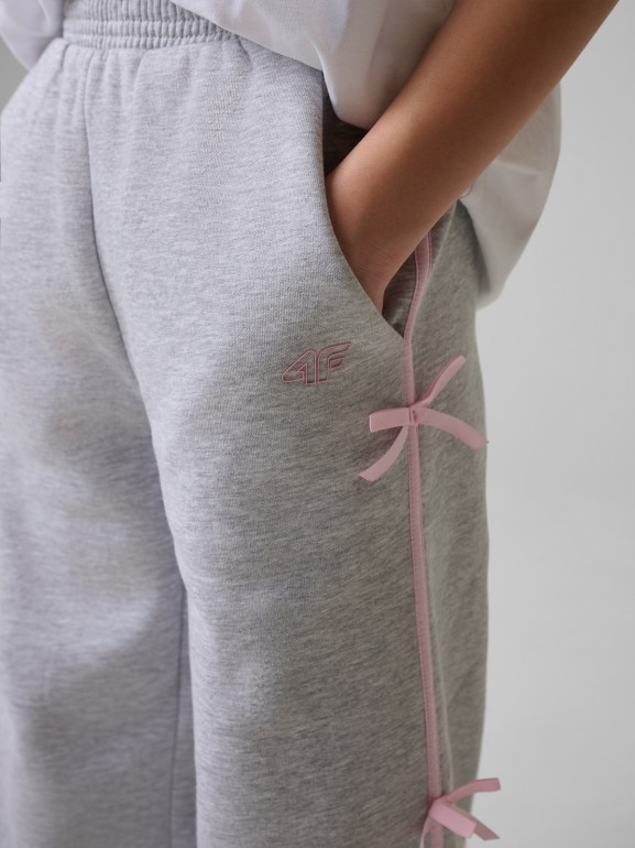 Dziewczęce spodnie dresowe 4F 4FJRSS26TTROF1879 - szare