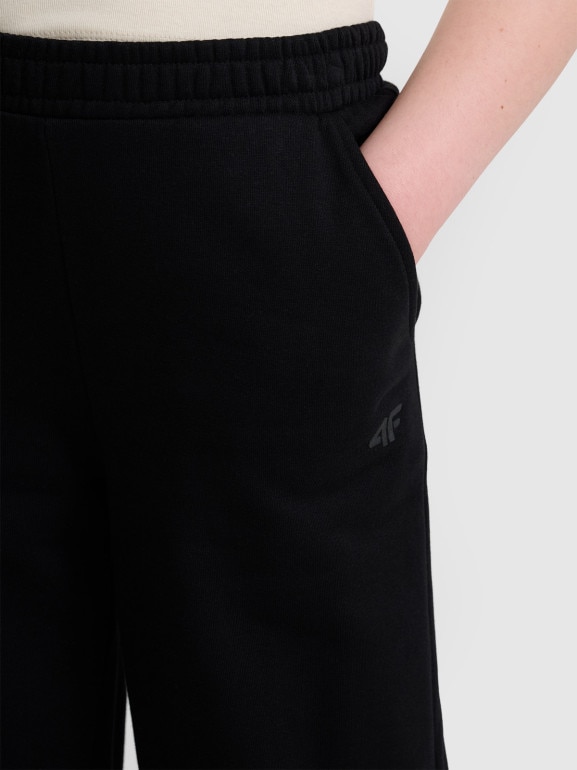 Dziewczęce spodnie dresowe 4F 4FJWAW25TTROF1247 - czarne