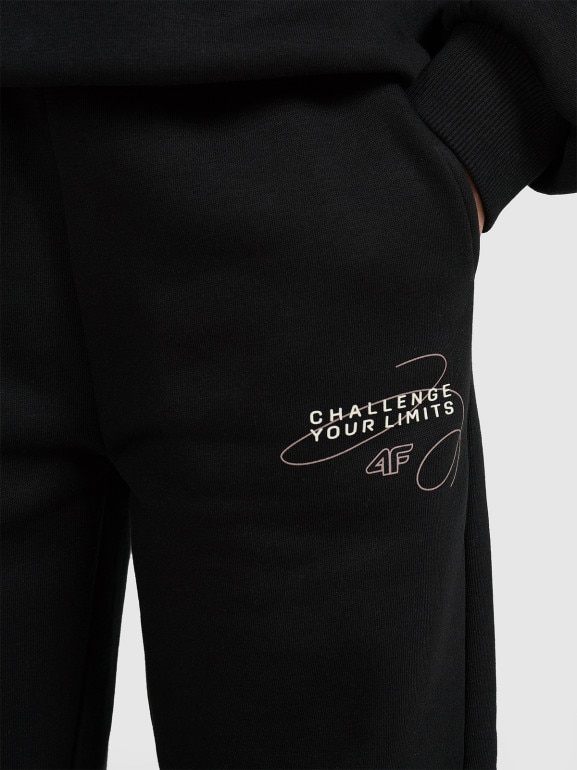 Dziewczęce spodnie dresowe 4F 4FJWAW25TTROF1248 - czarne