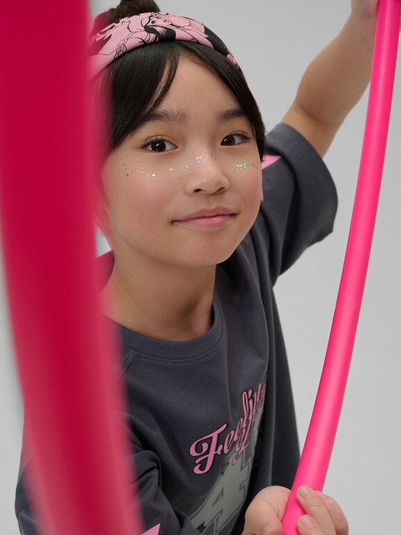 Dziewczęcy t-shirt z nadrukiem 4F 4FJRSS26TTSHF3451 - szary