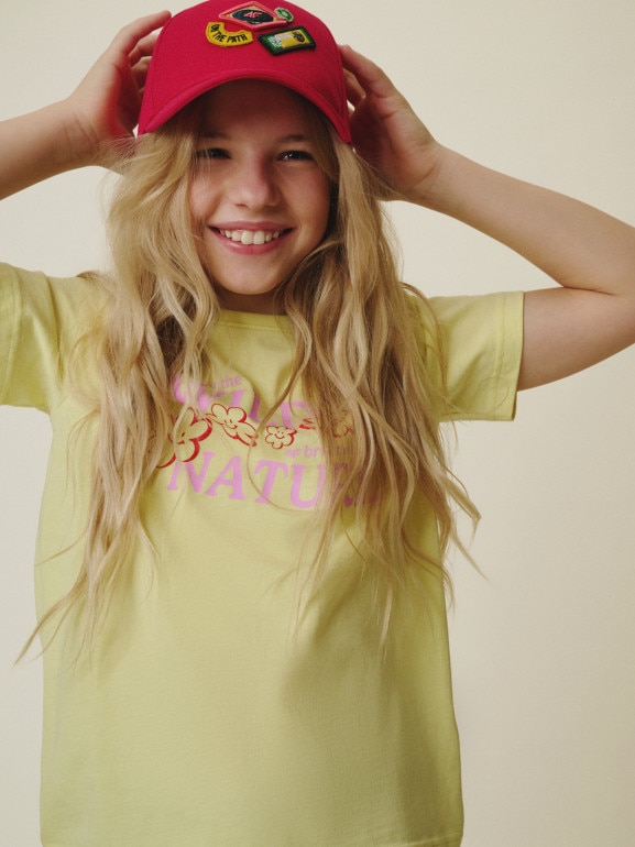 Dziewczęcy t-shirt z nadrukiem 4F 4FJRSS26TTSHF3677 - żółty