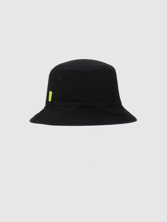 Męski kapelusz bucket hat dwustronny 4F 4FWSS25AHATM017 - czarny