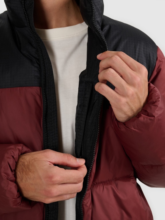 Męska kurtka puchowa pikowana 4F 4FWAW25TDJAM601 - bordowa