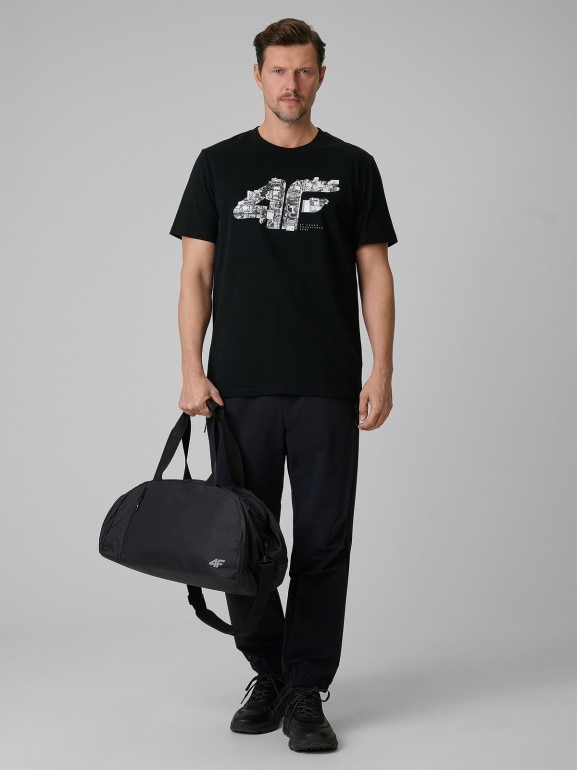 Męski t-shirt z nadrukiem 4F 4FWSS26TTSHM2659 - czarny