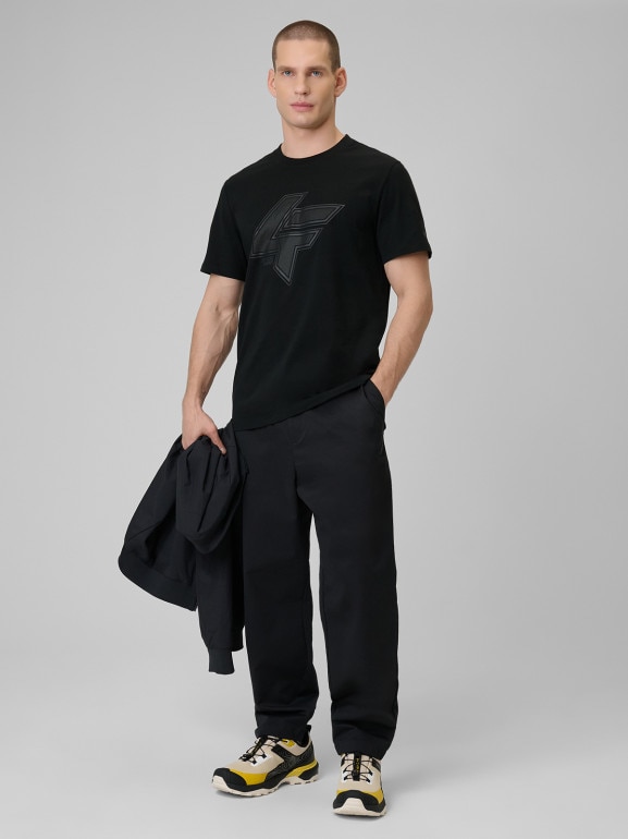 Męski t-shirt z nadrukiem 4F 4FWSS26TTSHM2662 - czarny