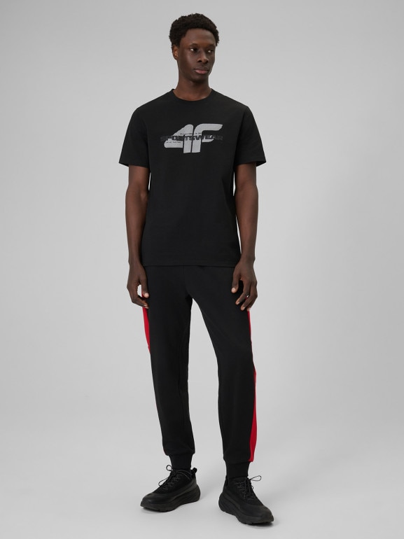 Męski t-shirt z nadrukiem 4F 4FWSS26TTSHM2666 - czarny