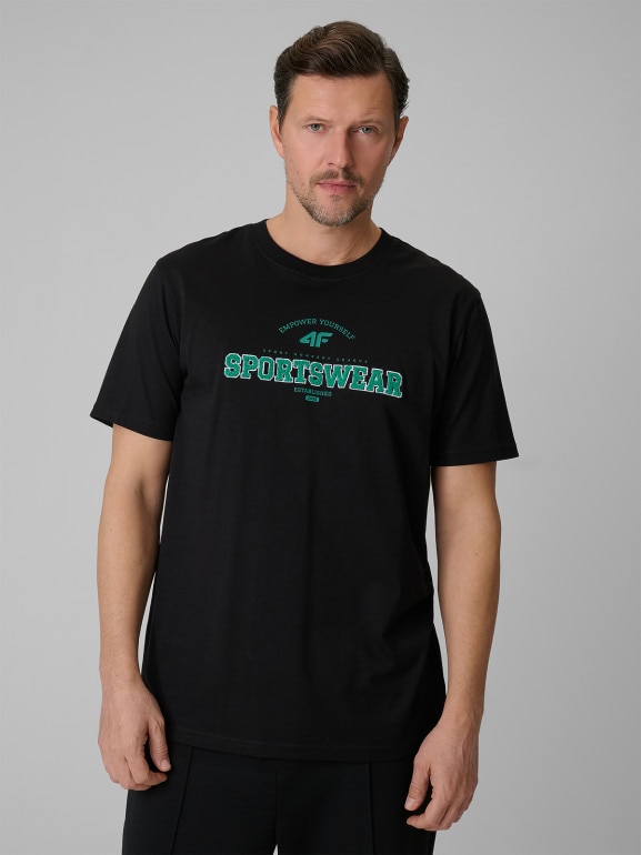 Męski t-shirt z nadrukiem 4F 4FWSS26TTSHM3324 - czarny