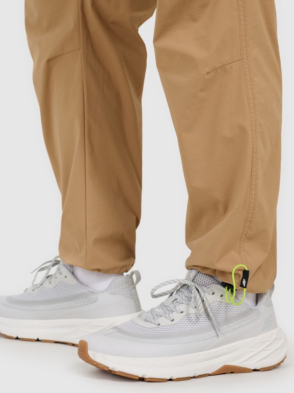 Męskie spodnie casual 4F 4FRAW25TTROM1609 - beżowe