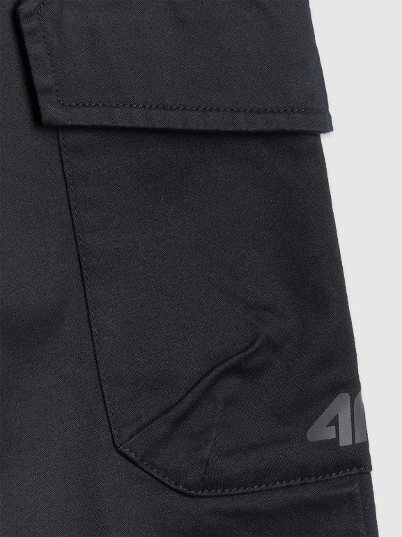 Męskie spodnie casual cargo 4F 4FWAW25TTROM1210 - czarne