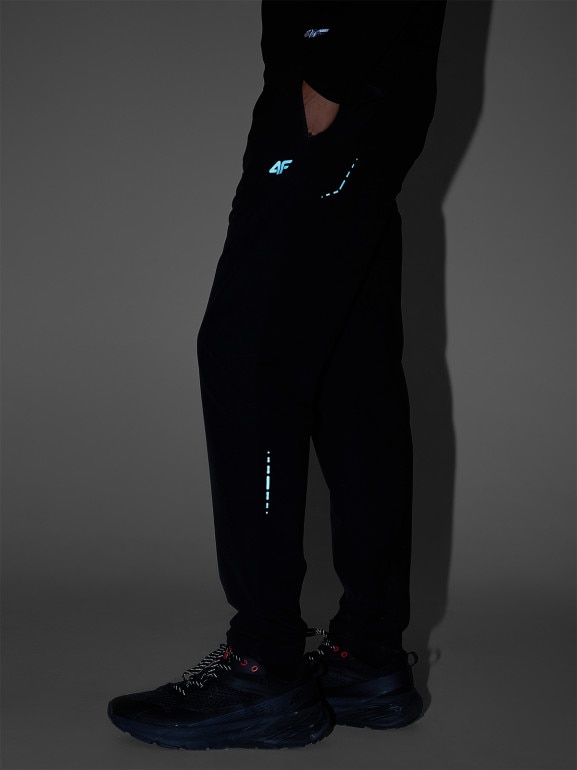 Męskie spodnie do biegania w terenie 4F 4FWAW25TFTRM0930 - czarne