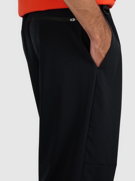 Męskie spodnie dresowe 4F 4FWAW25TTROM1192 - czarne