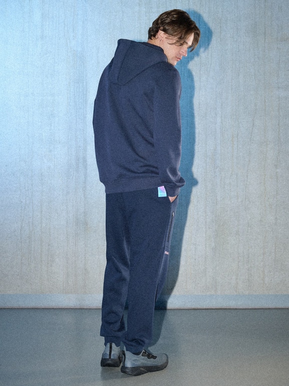 Męskie spodnie dresowe joggery 4F 4FRSS26TTROM1861 - granatowe