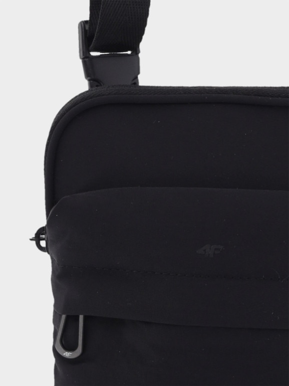 Saszetka na ramię 4F 4FWAW25APOUU081 - czarna