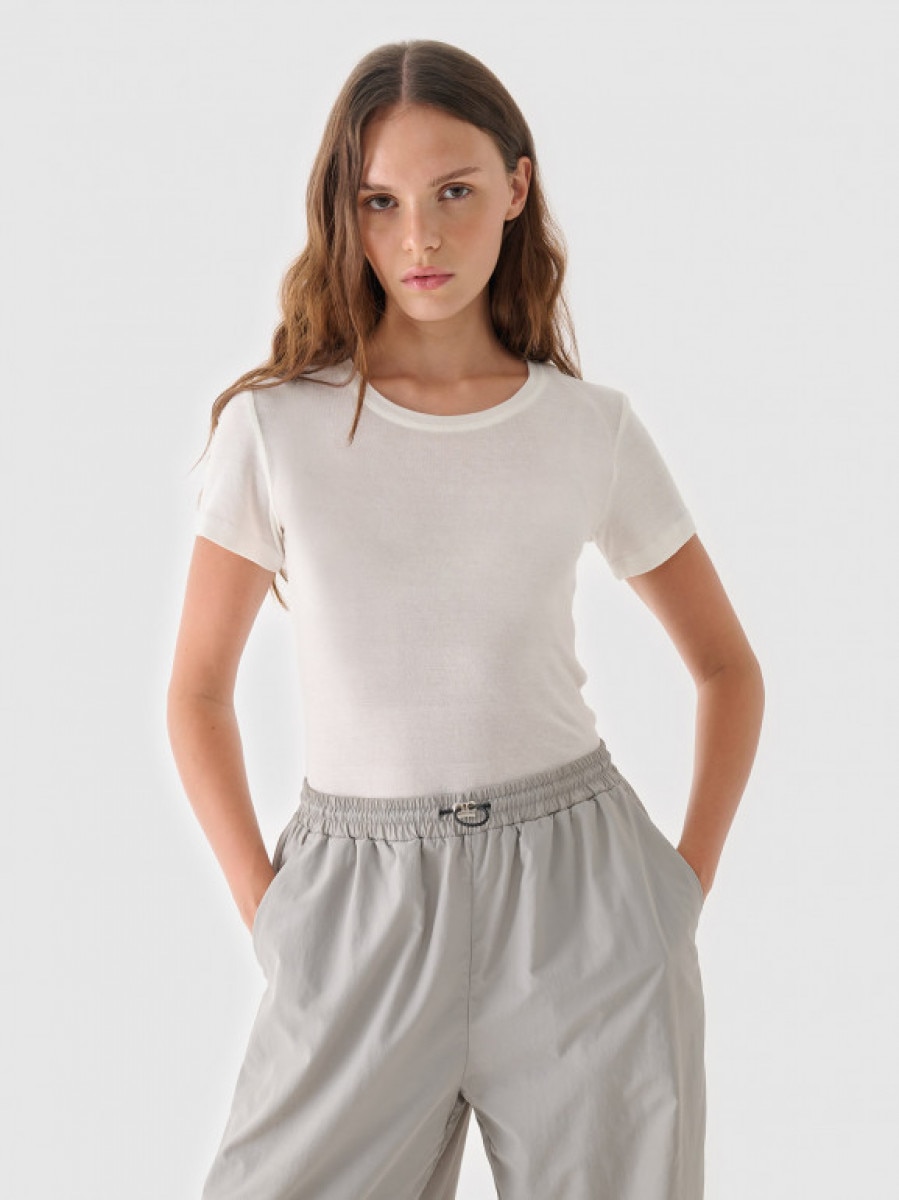 Damski t-shirt basic Outhorn OTHWAW24TTSHF2342 - biały