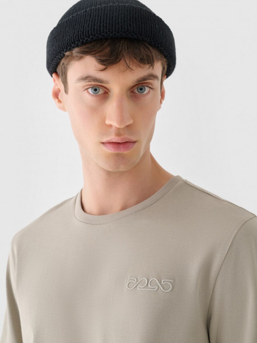 Męski t-shirt basic Outhorn OTHWAW24TTSHM2436 - beżowy