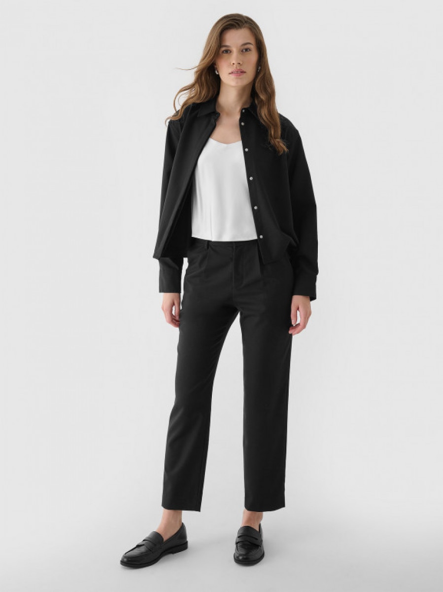 Damskie spodnie casual tkaninowe Outhorn OTHWAW24TTROF1225 - czarne