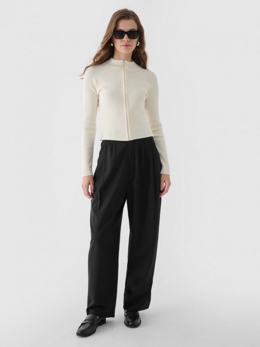 Damskie spodnie casual tkaninowe Outhorn OTHWAW24TTROF1224 - czarne